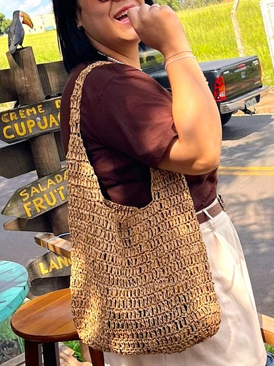 Bolsa de croche com fio de rafia